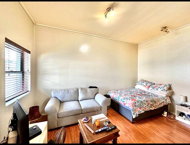 1 BEDROOM APARTMENT SOLD IN SEA POINT